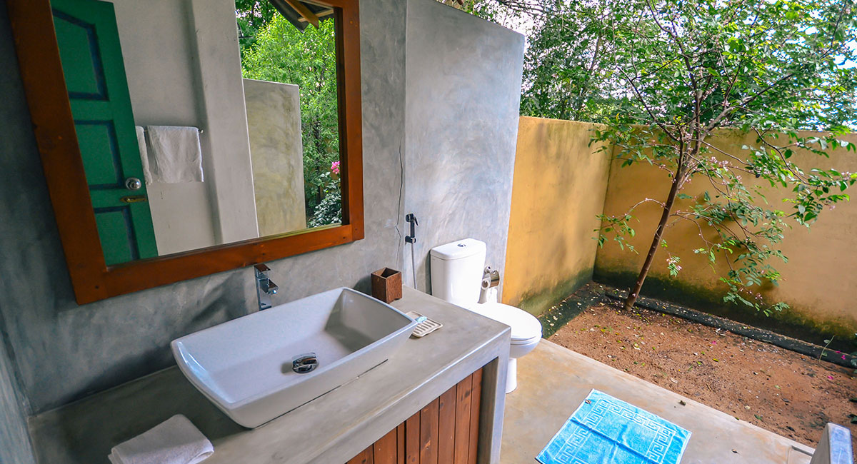 Wellness Retreat Gallery - open to the sky bathroom